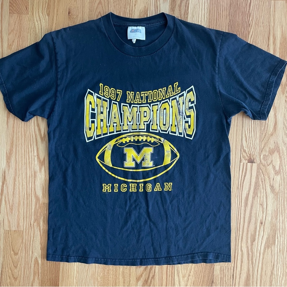 Vintage 1997 Michigan Wolverines Tee 100% Cotton Made in the USA Blue Maize L
